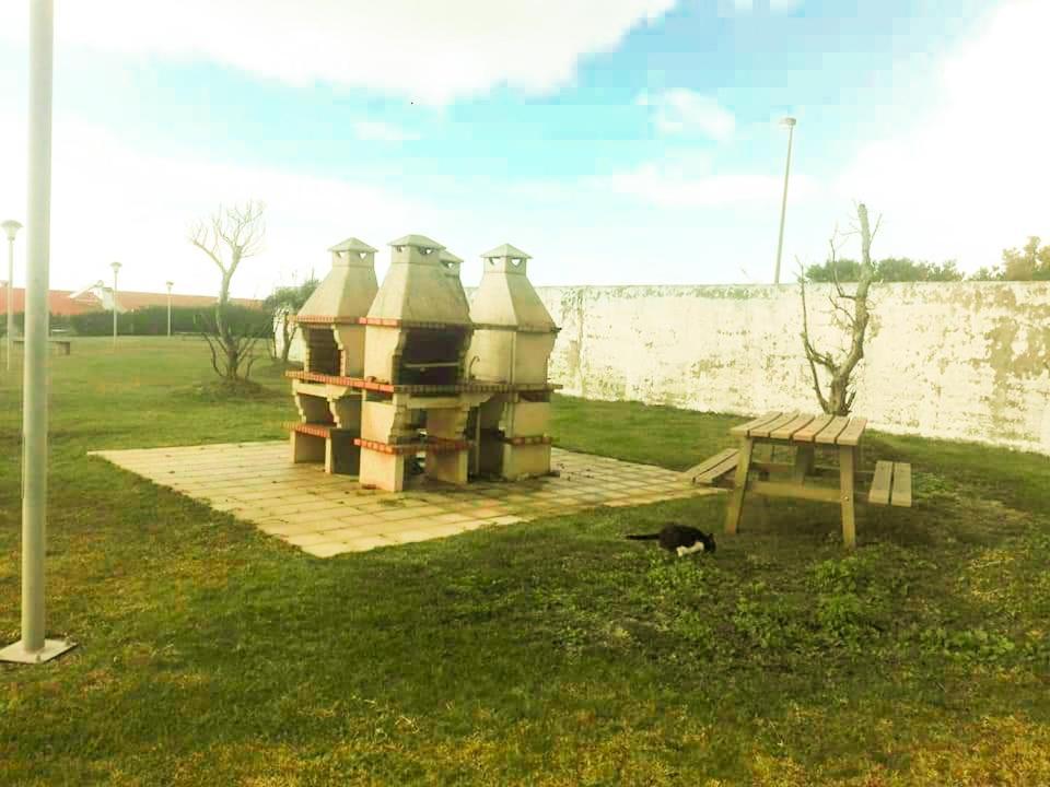 Beach Front Apartment - With Swimming Pool, Barbecue And Tennis Court! Viana do Castelo Exterior photo
