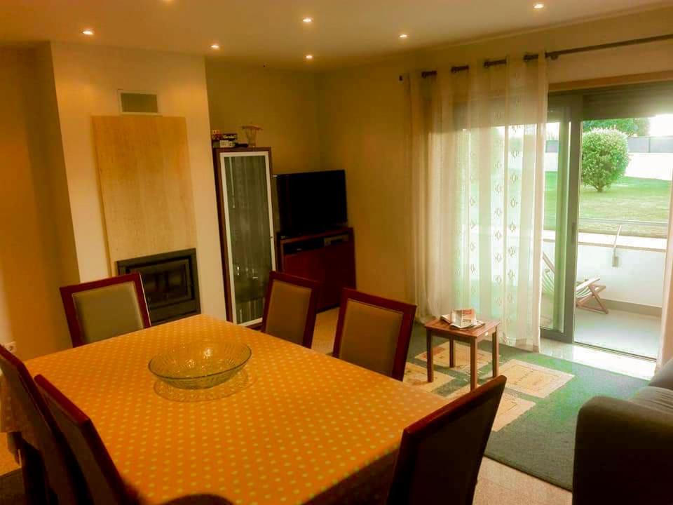 Beach Front Apartment - With Swimming Pool, Barbecue And Tennis Court! Viana do Castelo Exterior photo